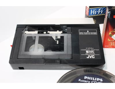 Gadgets, Music & Pastimes (A988) - Lot 213