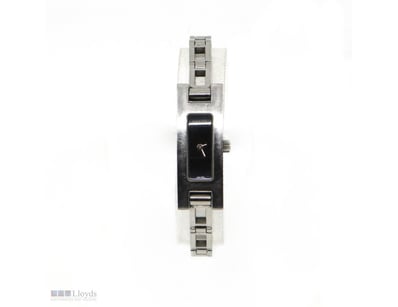 VINTAGE GUCCI STAINLESS STEEL LADIES WATCH     

B...