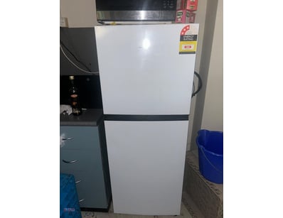 Hisense top-mount refrigerator-freezer model HRT28...