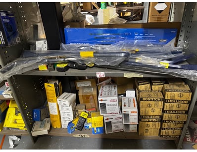 Distribution Business Equipment Liquidation (ON... - Lot 421