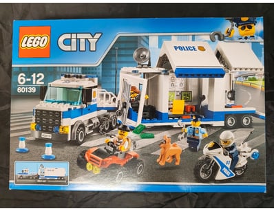 **UNRESERVED** COOKIE'S LIFETIME COLLECTION OF ... - Lot 522