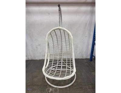 White woven rattan hanging egg chair with sturdy m...