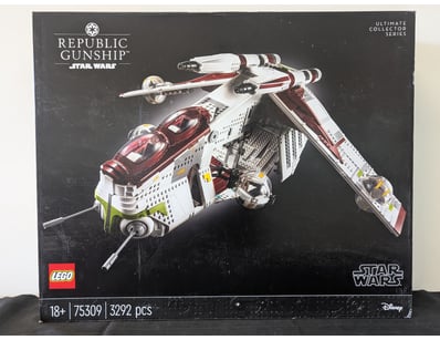 **UNRESERVED** LIFETIME COLLECTION OF LEGO PART... - Lot 283