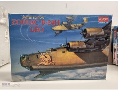 ACADEMY LIMITED EDITION ZODIAC B-24H LEO 1/72 SCAL...