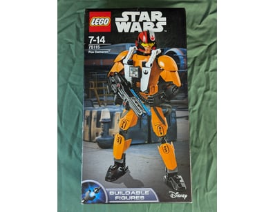 **UNRESERVED** LIFETIME COLLECTION OF LEGO PART... - Lot 177