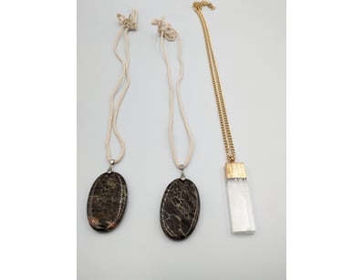 THREE GEMSTONE PENDANT NECKLACES

Includes Jaspe...