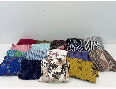 Entire Vintage Clothing Store Liquidation (ON11821) - Lot 27