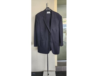 WINCERE VARCE EUROPEAN DESIGN 3 PCS MEN SUIT

Mate...