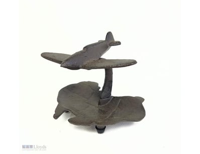 AEROPLANE/ AUSTRALIA MAP TRENCH ART

Item Size: He...