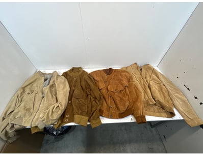 Entire Vintage Clothing Store Liquidation (ON11... - Lot 137