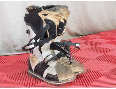 MOTORBIKES • GO-KARTS •  APPAREL - Lot 260