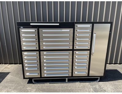 Storage & 40ft Side Opening Containers - Lot 14