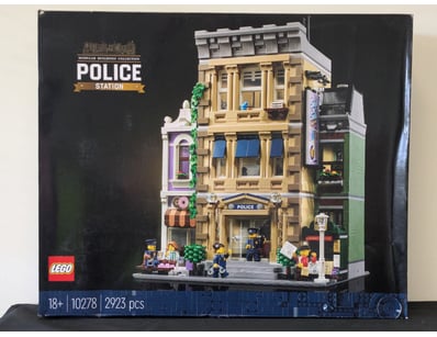 **UNRESERVED** LIFETIME COLLECTION OF LEGO PART... - Lot 590