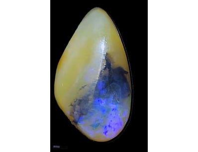 13 CARATS MINTABIE DENDRITE CRYSTAL OPAL.    

Dim...