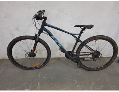 Police Seized Property & Unclaimed Jewellery (A... - Lot 437