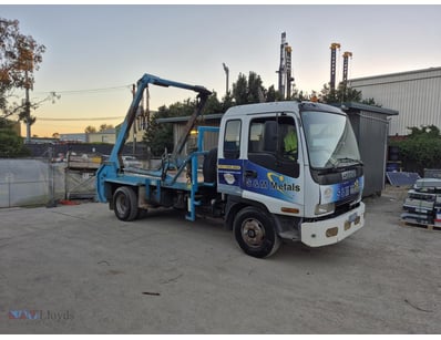 1997 ISUZU FRR34 SERIES
SKIP TRUCK WITH 5 TON LIF...
