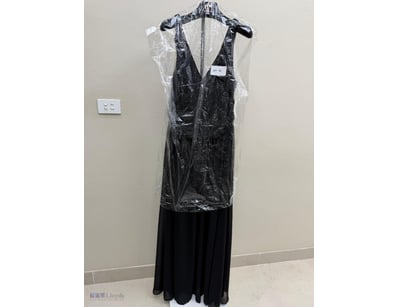 BLACK SLEEVELESS EVENING GOWN WITH RUCHED WAIST DE...