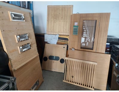 Mostly UNRESERVED Ex-Hire Stage Lighting, PA & ... - Lot 143