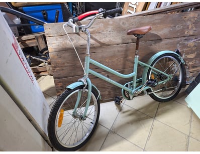 Cruiser Bicycle, Green Finish

