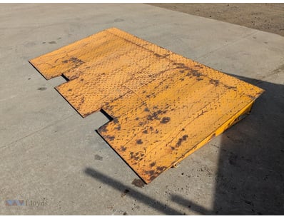 Shipping Container Ramp 

Dimensions: L 1230 x W 2...