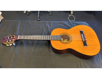 ASHTON CLASSICAL ACOUSTIC GUITAR

3/4 Size Ashto...