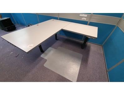 Office Furniture & Equipment (NSWA985) - Lot 195