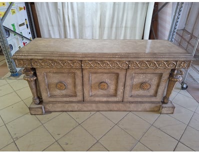 House & Homewares (A1004) - Lot 702