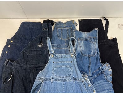 Entire Vintage Clothing Store Liquidation (ON11... - Lot 107