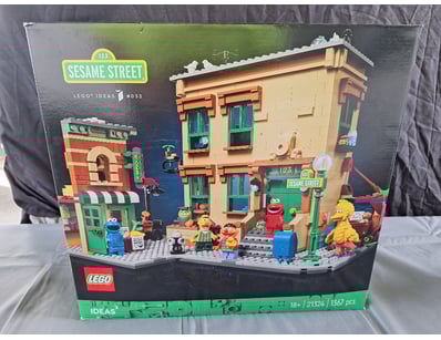 **UNRESERVED** LIFETIME COLLECTION OF LEGO PART... - Lot 163