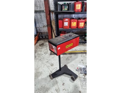 MOSTLY UNRESERVED 4x4 WORKSHOP BUSINESS CLOSURE... - Lot 237