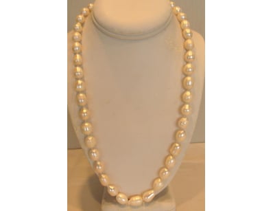 NATURAL SOUTH SEA BAROQUE PEARLS

 43 Hand Knotted...
