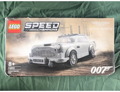 **UNRESERVED** LIFETIME COLLECTION OF LEGO PART... - Lot 146