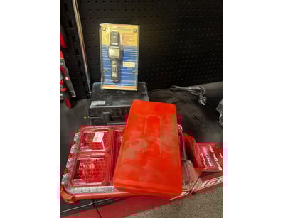 Distribution Business Equipment Liquidation (ON... - Lot 140