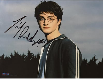 HARRY POTTER'S DANIEL RADCLIFFE SIGNED PHOTO

Dani...