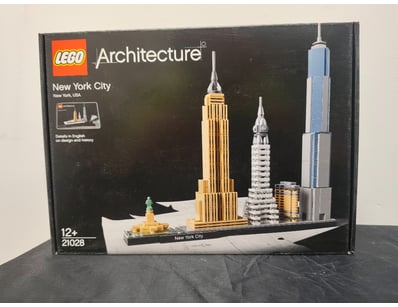 **UNRESERVED** LIFETIME COLLECTION OF LEGO PART... - Lot 256