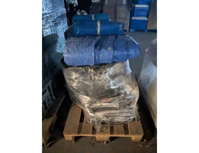 Bulk lot of tarp, various colours and sizes. 

Sol...