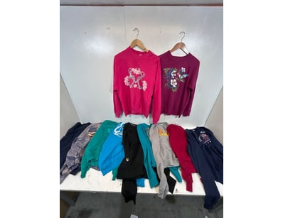 Entire Vintage Clothing Store Liquidation (ON11... - Lot 160