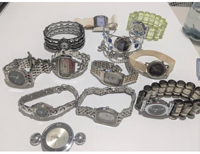 Affordable Watch Market (A1006) - Lot 6520