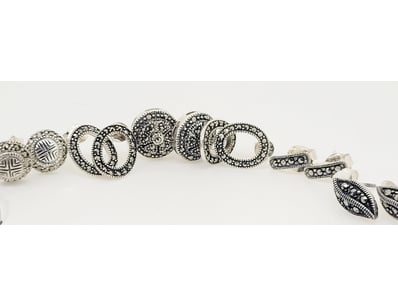 Thrift Shop (A978) - Lot 1552