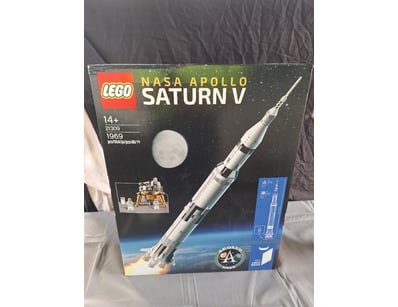 **UNRESERVED** LIFETIME COLLECTION OF LEGO PART... - Lot 160