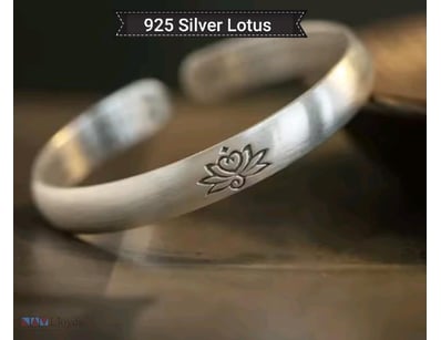 925 SILVER LOTUS FLOWER BANGLE        

Condition:...