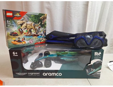 Gadgets, Music & Pastimes (A987) - Lot 1791