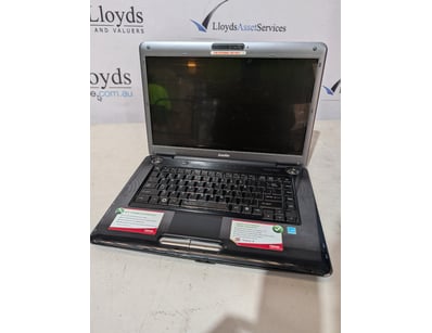 Toshiba Satellite A350 laptop featuring a 15.4-inc...