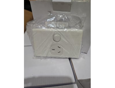 $1.5M Major Lighting & Accessories -Light Fittin... - Lot 26