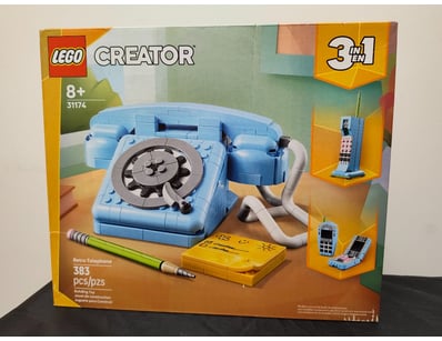 **UNRESERVED** LIFETIME COLLECTION OF LEGO PART... - Lot 627