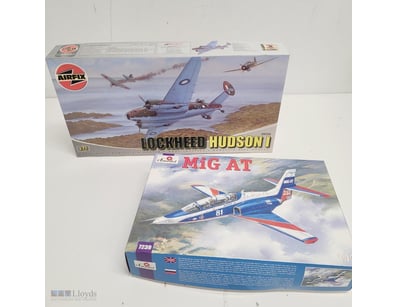 VINTAGE AIRCRAFT MODEL KIT COLLECTION - AIRFIX LOC...