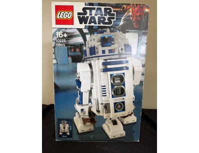 **UNRESERVED** LIFETIME COLLECTION OF LEGO PART... - Lot 509