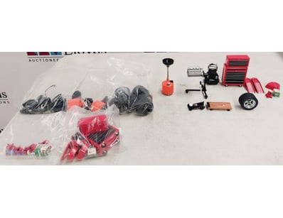 MINIATURE GARAGE EQUIPMENT ACCESSORIES TYPICALLY U...