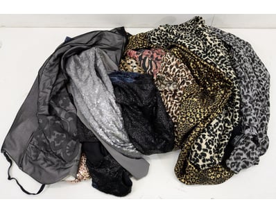 Entire Vintage Clothing Store Liquidation (ON11... - Lot 215