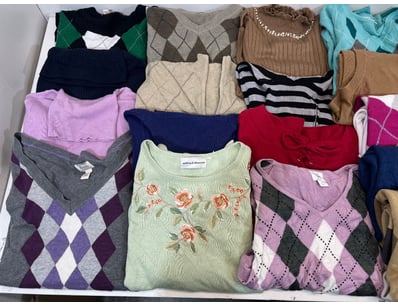 Entire Vintage Clothing Store Liquidation (ON11... - Lot 365